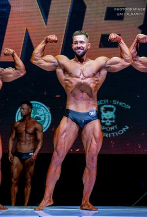 CLASSIC PHYSIQUE НОВИЧКИ